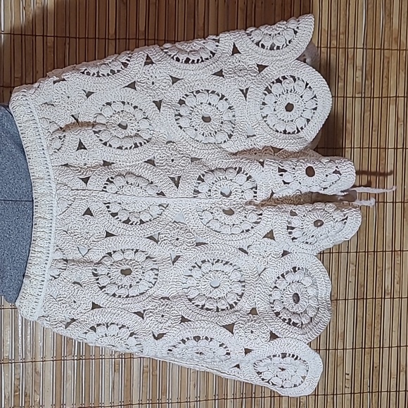 Sweet Cotton Blend (no-see-thru!) Crocheted Summer Shorts - Picture 4 of 11